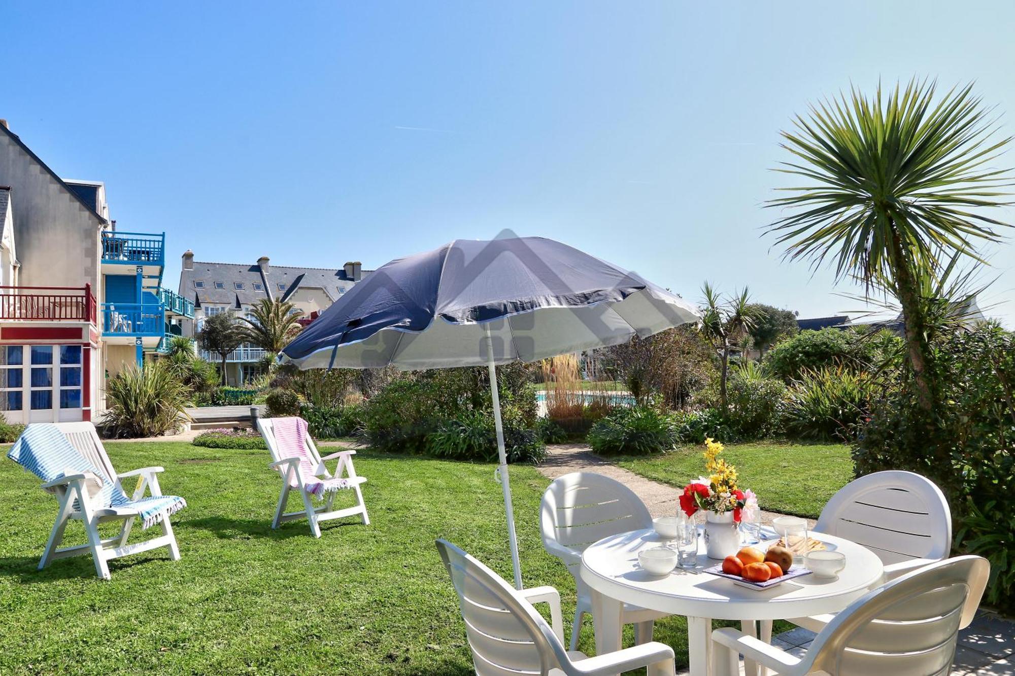 Maison G5 Au Guilvinec: Seaside Retreat With Garden And Pool